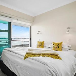 Superior Harbourside Two Bedroom Apartment